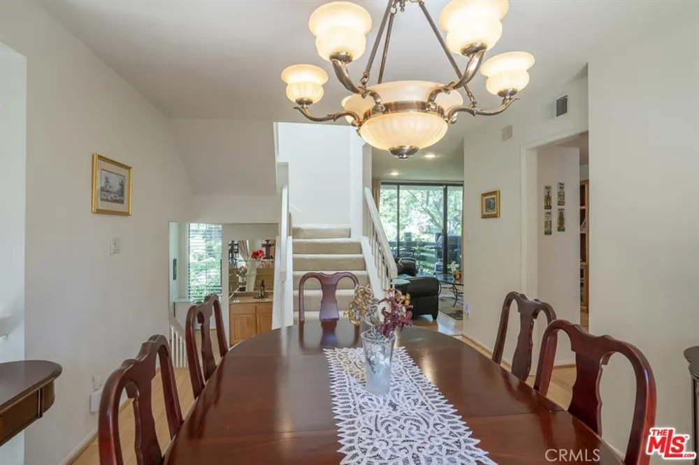 21901 Burbank #197 Woodland Hills, CA 91367