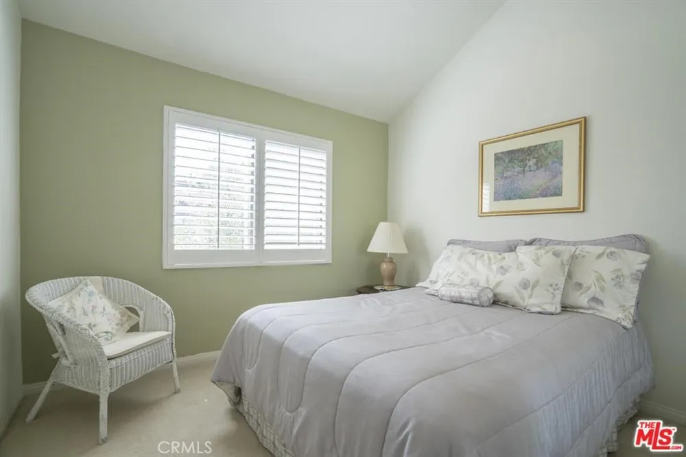 21901 Burbank #197 Woodland Hills, CA 91367