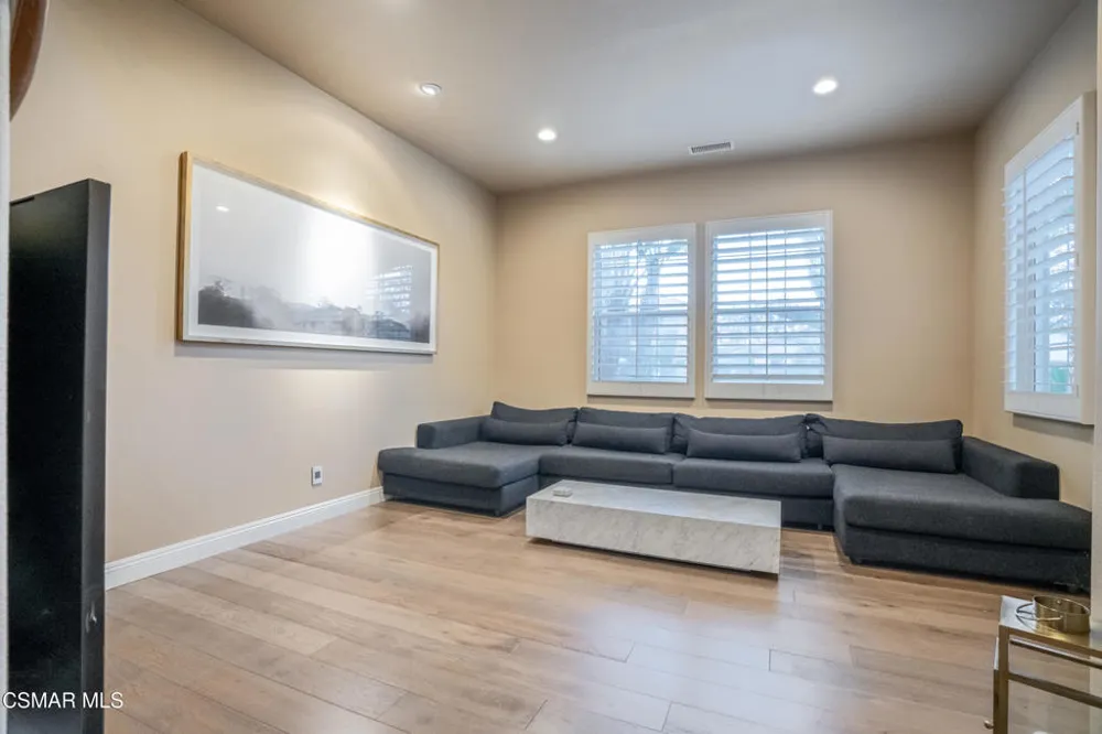 5266 Via Capote Thousand Oaks, CA 91320