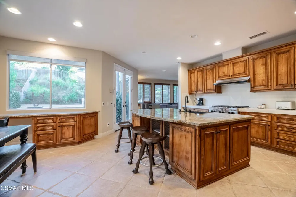 5266 Via Capote Thousand Oaks, CA 91320