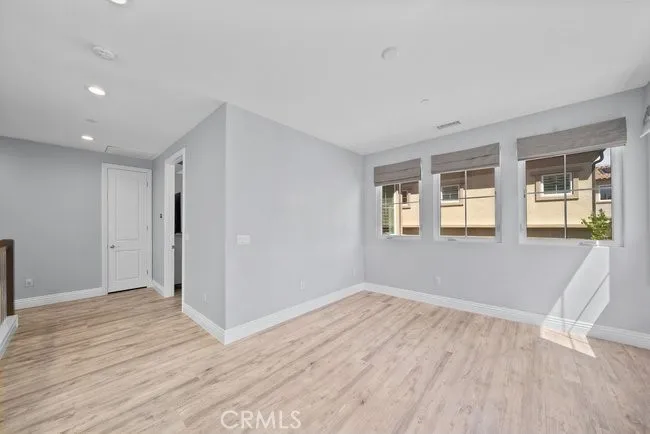 20661 W Beech Porter Ranch, CA 91326