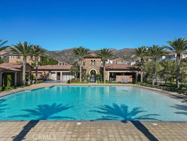20661 W Beech Porter Ranch, CA 91326