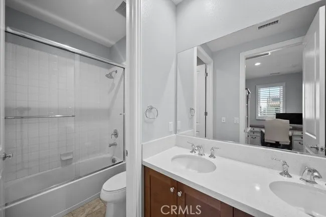 20661 W Beech Porter Ranch, CA 91326