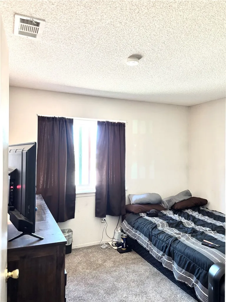 18805 Yucca Hesperia, CA 92345