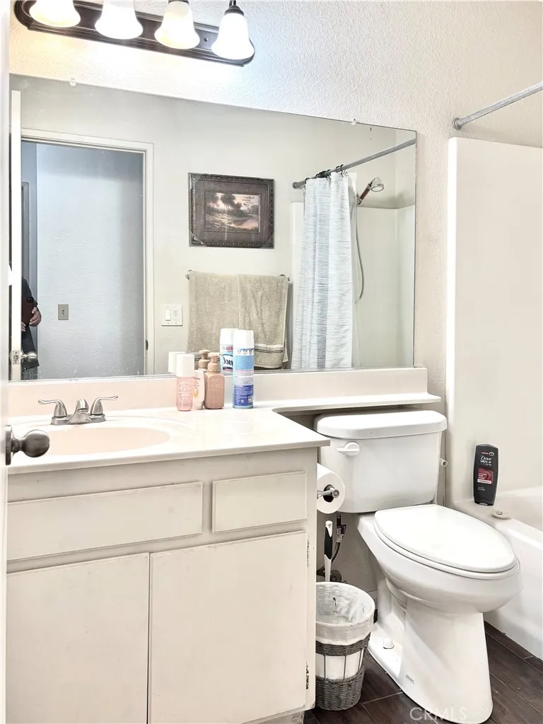 18805 Yucca Hesperia, CA 92345