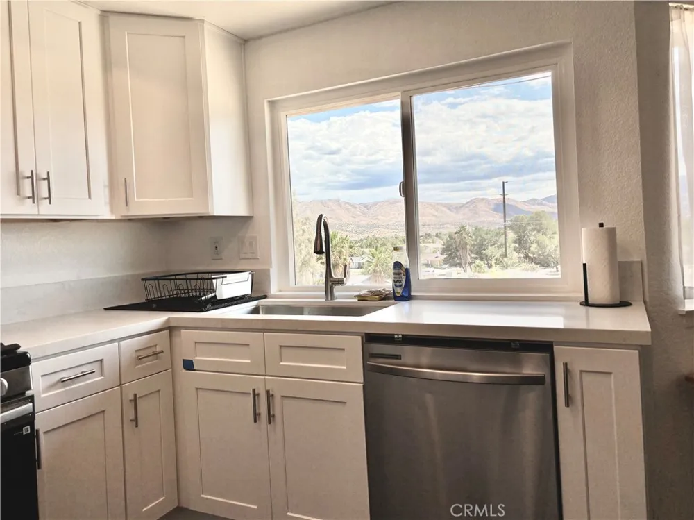 18805 Yucca Hesperia, CA 92345