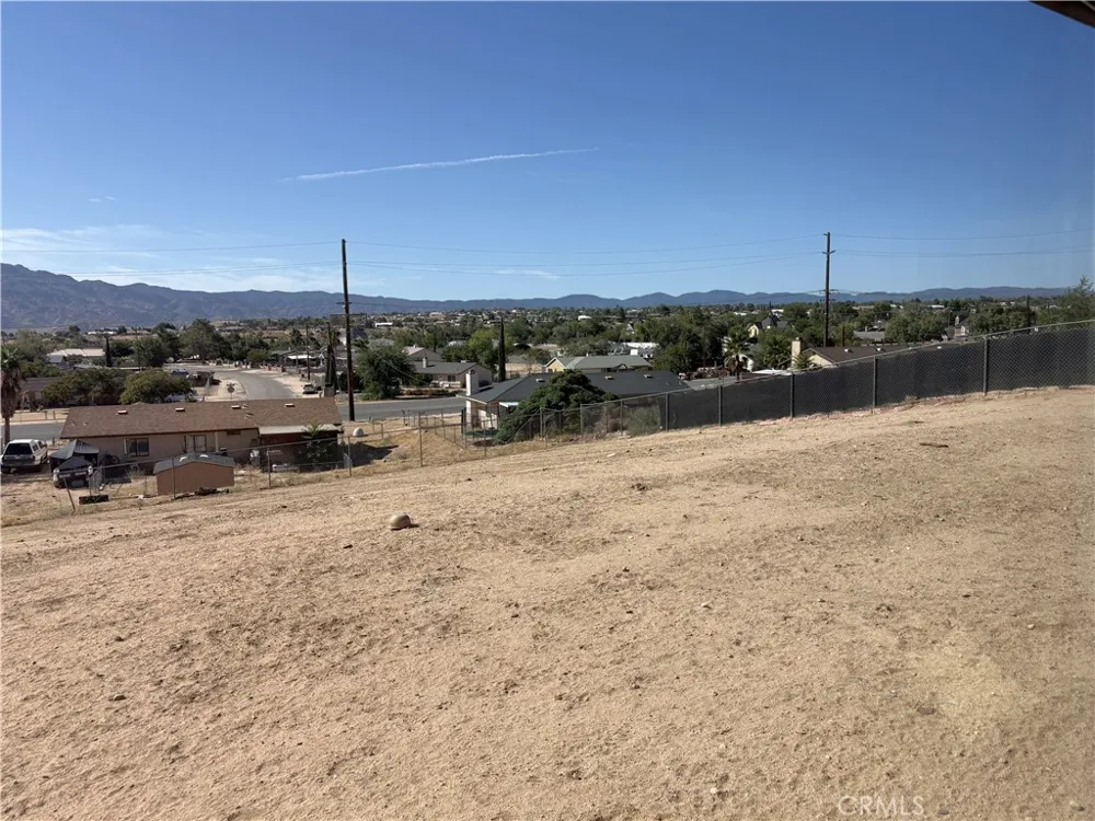 18805 Yucca Hesperia, CA 92345