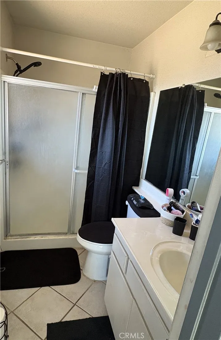 18805 Yucca Hesperia, CA 92345
