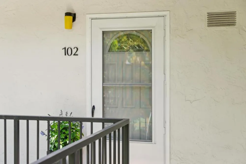 14225 Lora Drive #102 Los Gatos, CA 95032