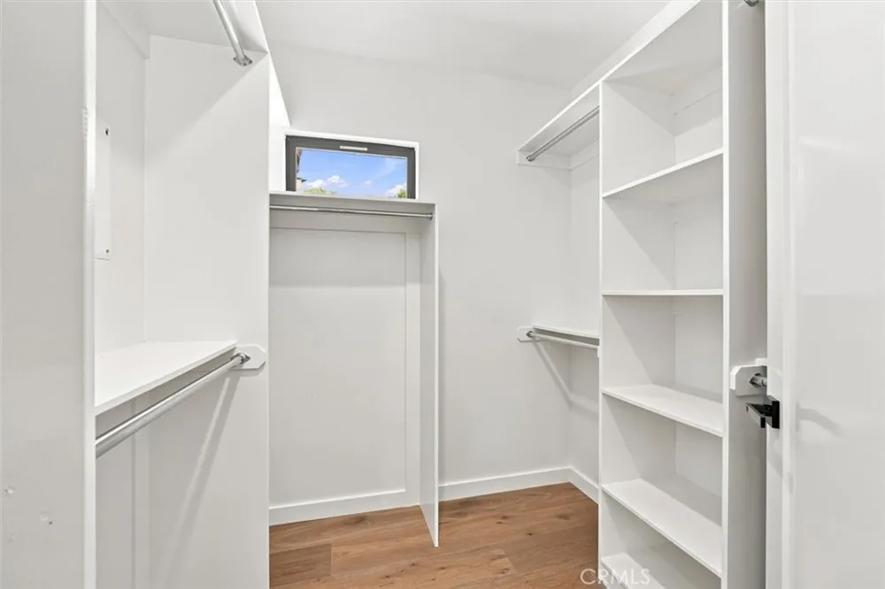 9127 Hargis Los Angeles, CA 90034