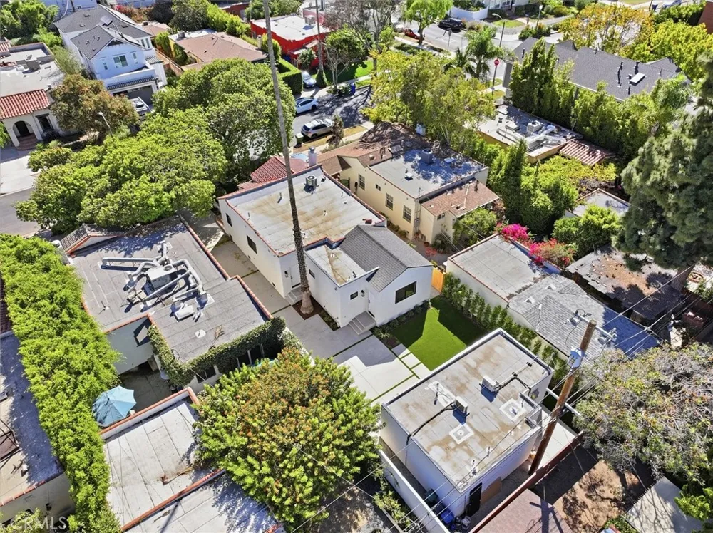 9127 Hargis Los Angeles, CA 90034