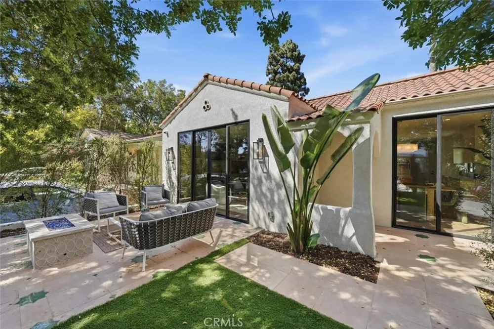 9127 Hargis Los Angeles, CA 90034