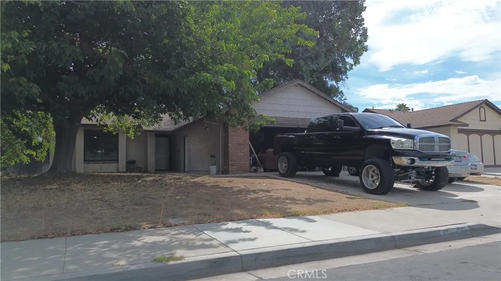 14878 Silvertree Moreno Valley, CA 92553