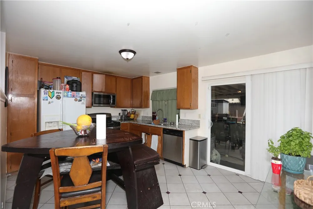 14878 Silvertree Moreno Valley, CA 92553