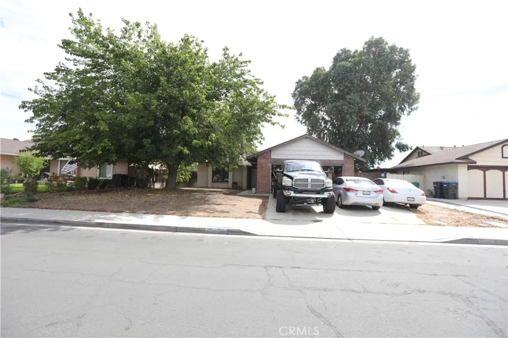 14878 Silvertree Moreno Valley, CA 92553
