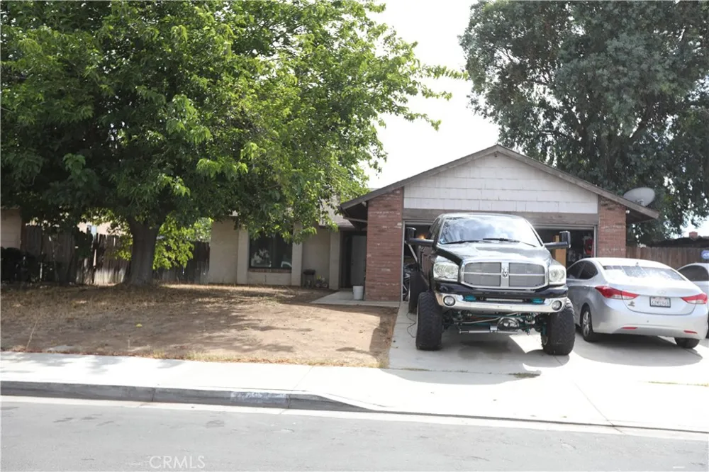 14878 Silvertree Moreno Valley, CA 92553