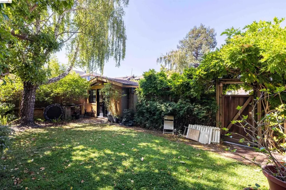 2024 Cedar St Berkeley, CA 94709