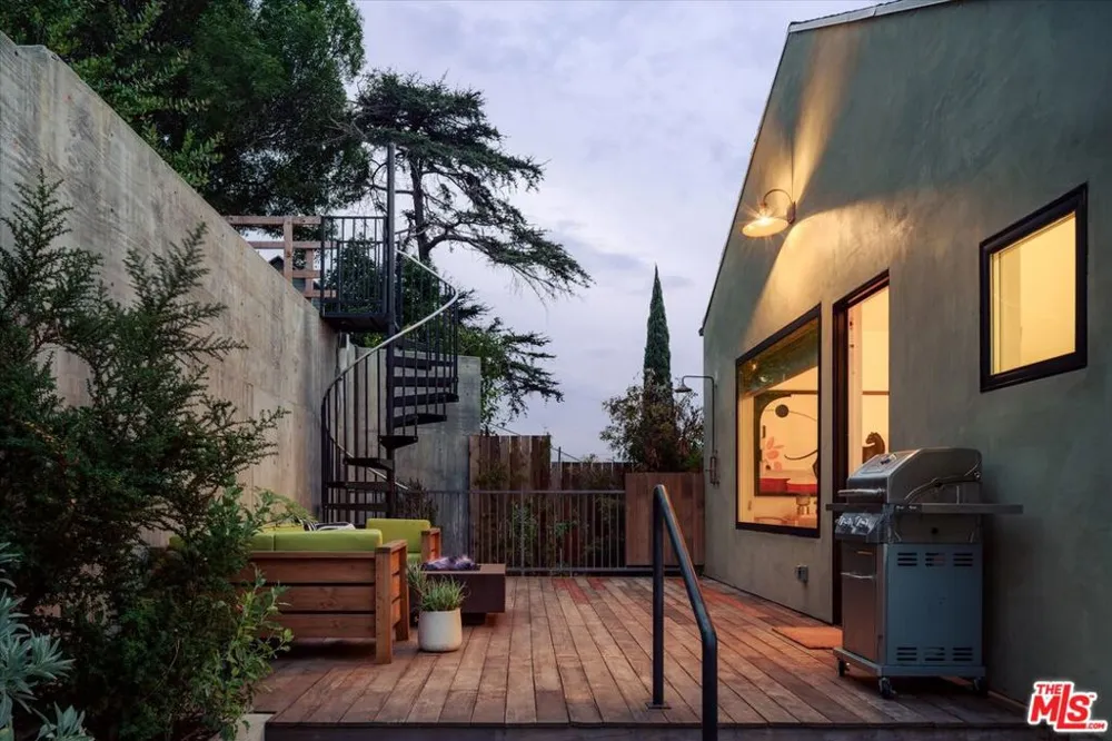 1000 Myra Avenue Los Angeles, CA 90029