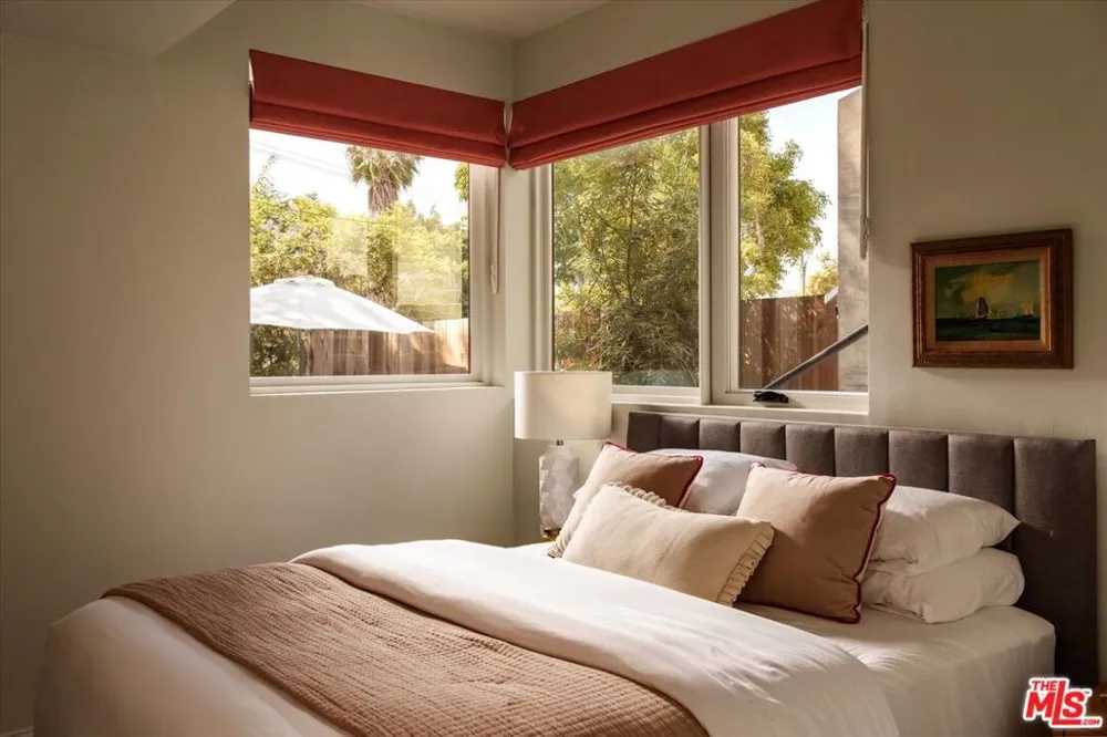 1000 Myra Avenue Los Angeles, CA 90029