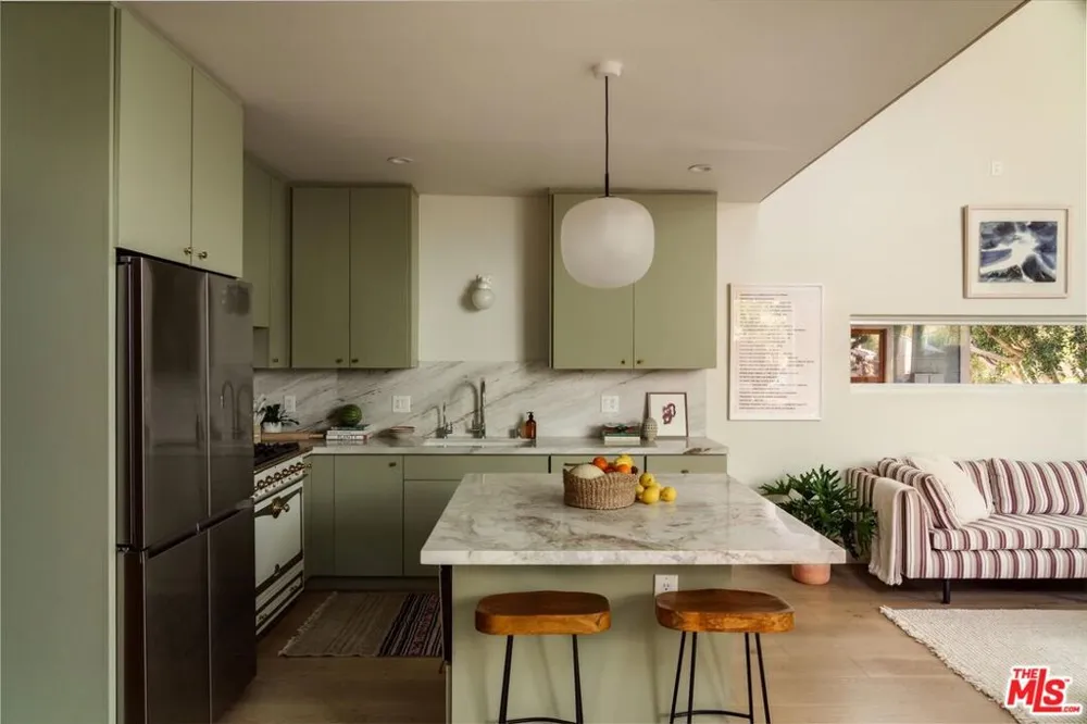 1000 Myra Avenue Los Angeles, CA 90029