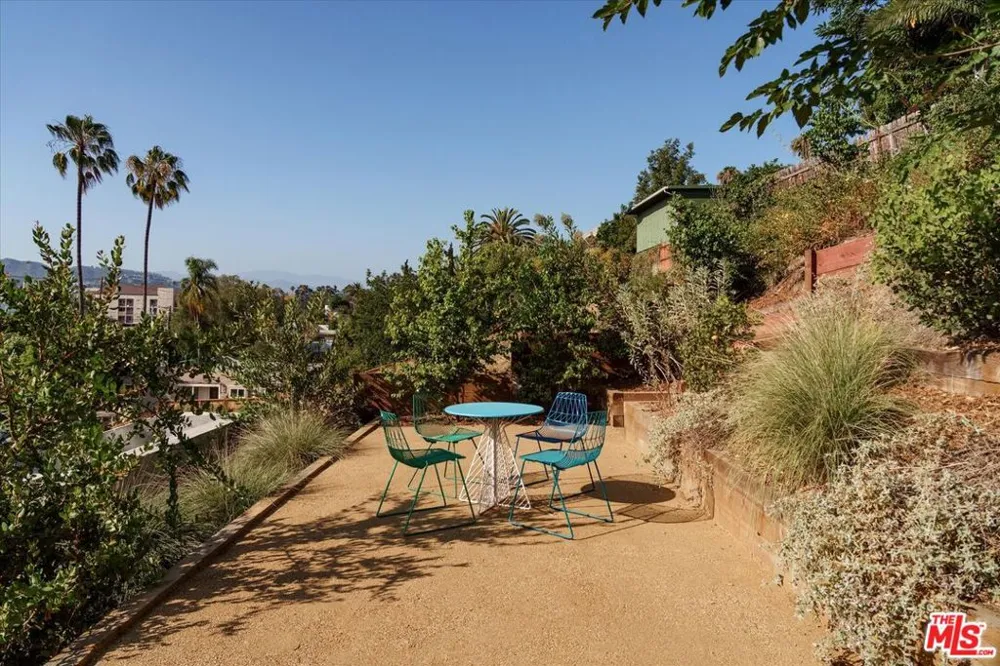 1000 Myra Avenue Los Angeles, CA 90029
