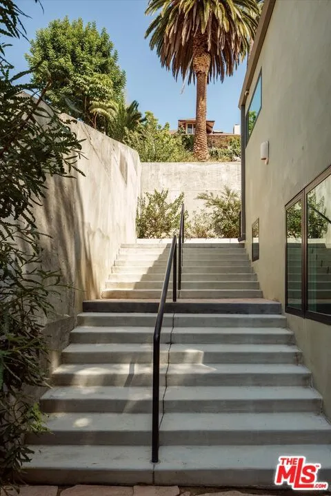 1000 Myra Avenue Los Angeles, CA 90029