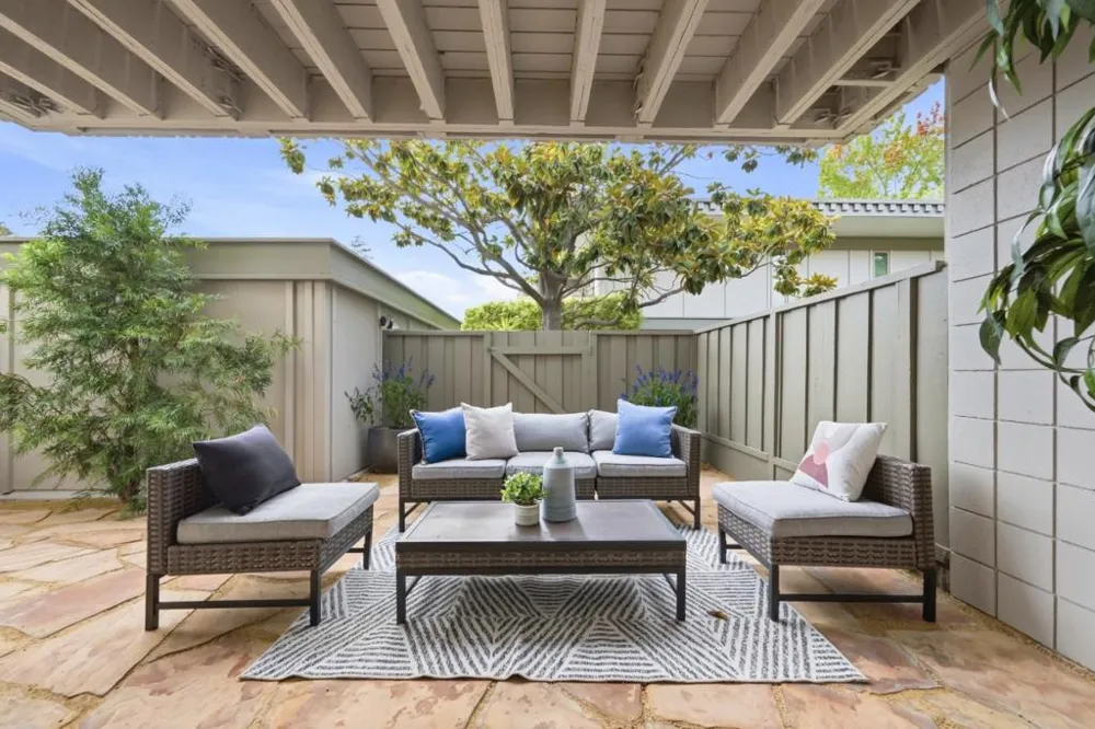 30 Los Altos Square Los Altos, CA 94022