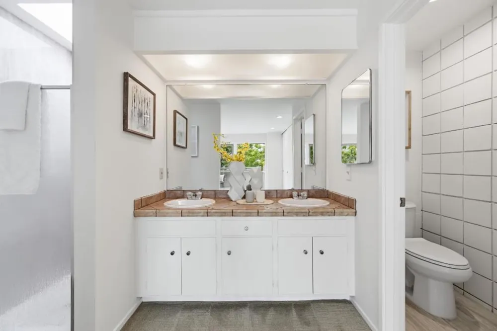 30 Los Altos Square Los Altos, CA 94022