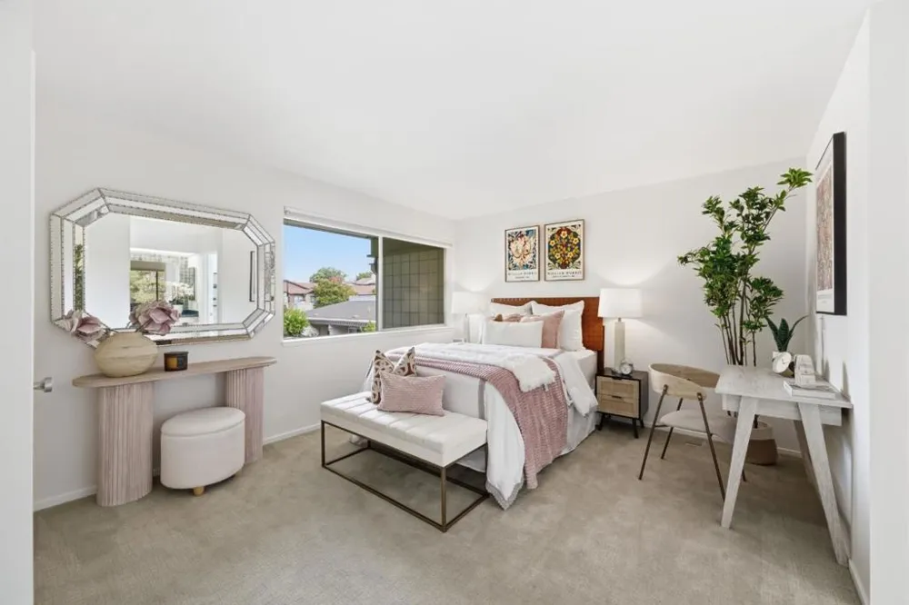 30 Los Altos Square Los Altos, CA 94022