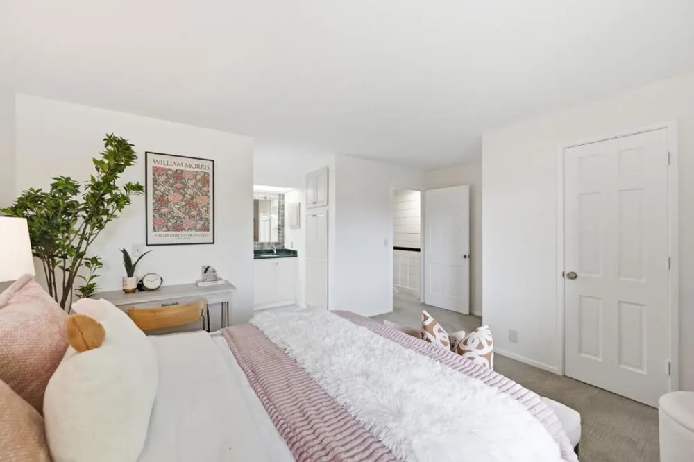 30 Los Altos Square Los Altos, CA 94022