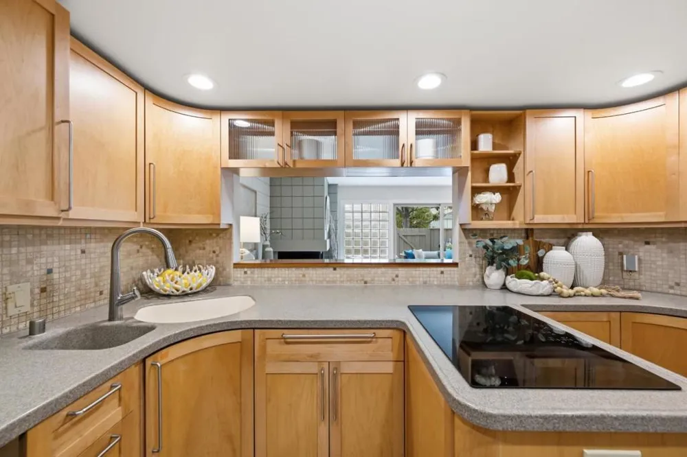 30 Los Altos Square Los Altos, CA 94022