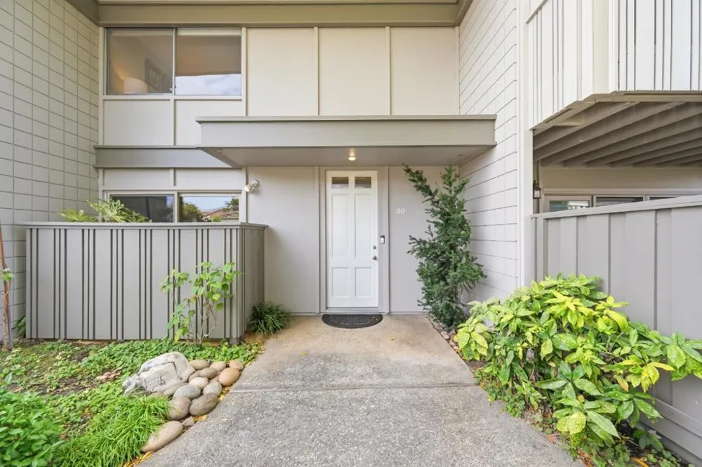 30 Los Altos Square Los Altos, CA 94022