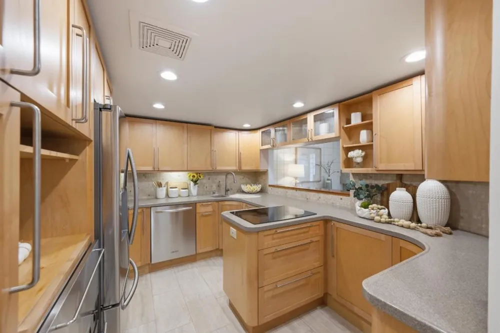 30 Los Altos Square Los Altos, CA 94022