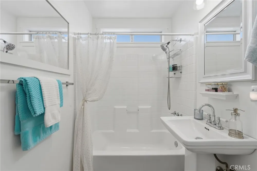 14520 Cornuta Bellflower, CA 90706