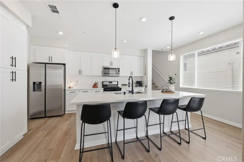 1927 S Apple Tree San Bernardino, CA 92408