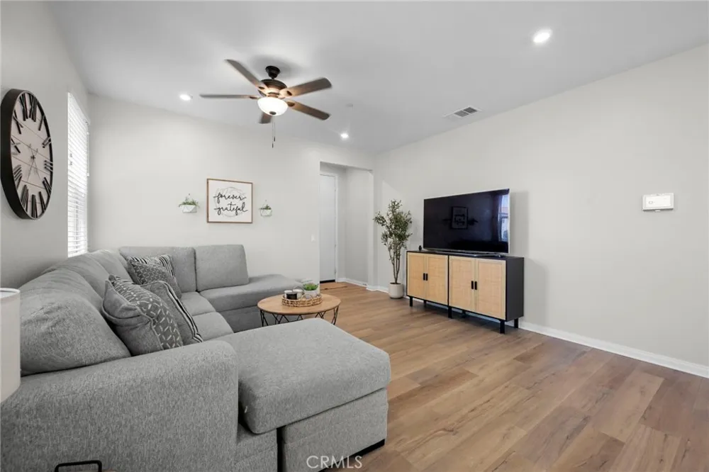 1927 S Apple Tree San Bernardino, CA 92408