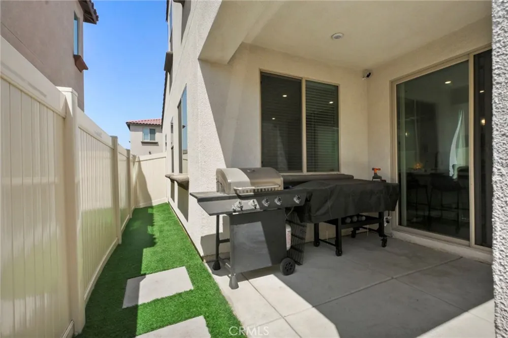 1927 S Apple Tree San Bernardino, CA 92408