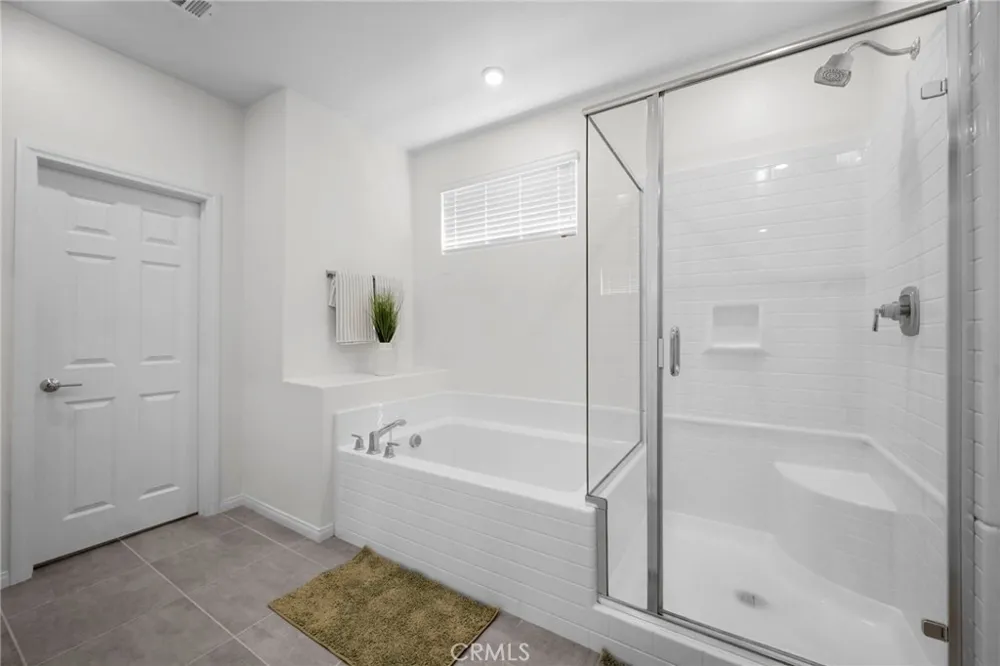 1927 S Apple Tree San Bernardino, CA 92408