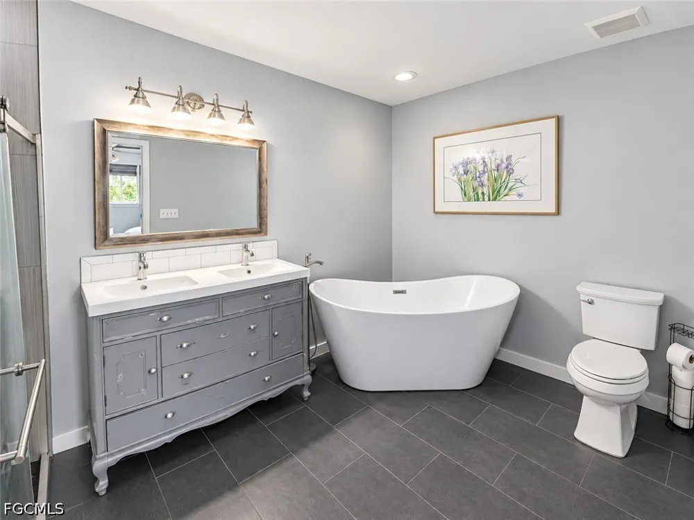 NW 31st Place Cape Coral, FL 33993