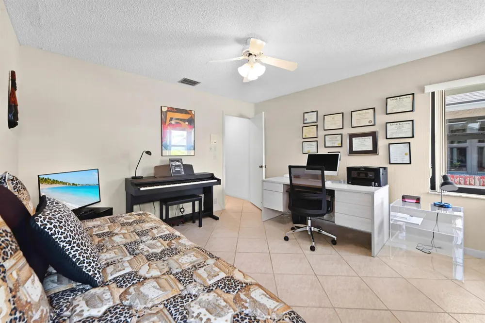 5722 Willow Creek Lane Delray Beach, FL 33484