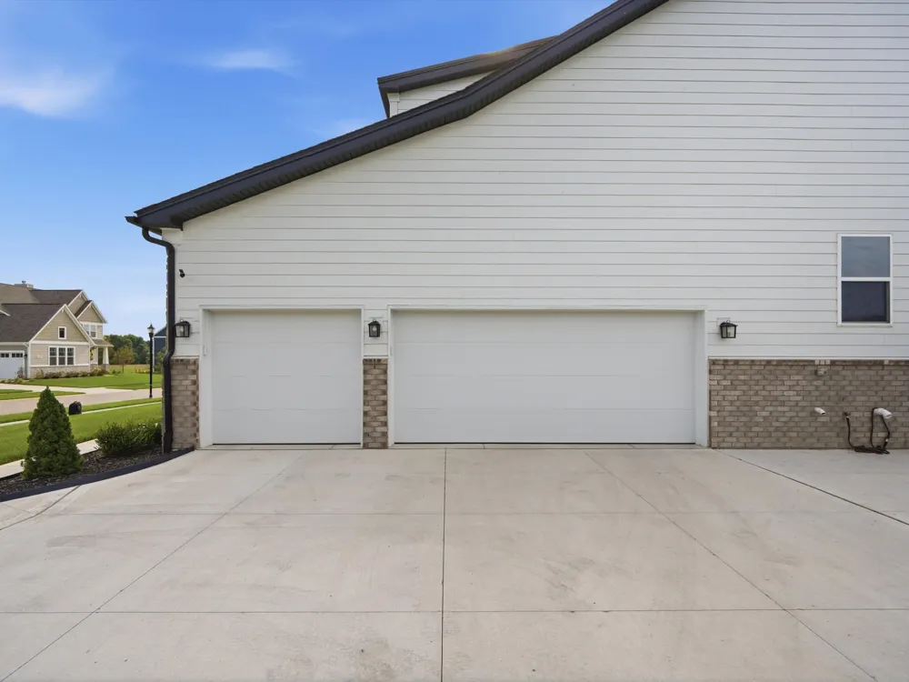 6089 Lincolnshire Drive York Charter Township, MI 48176