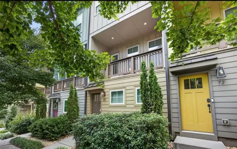 68 Adore Court SE