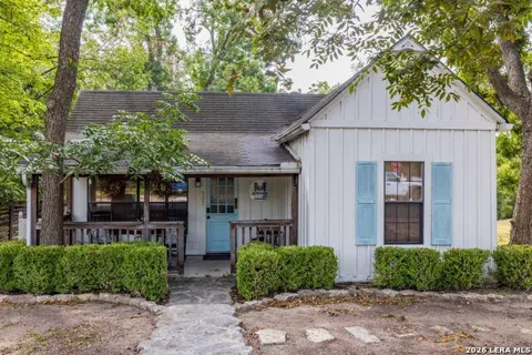 507 W San Antonio
