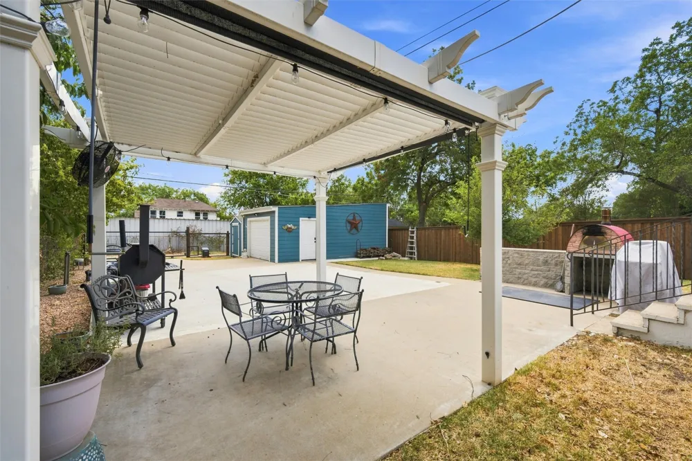 2716 Sanger Avenue Waco, TX 76707