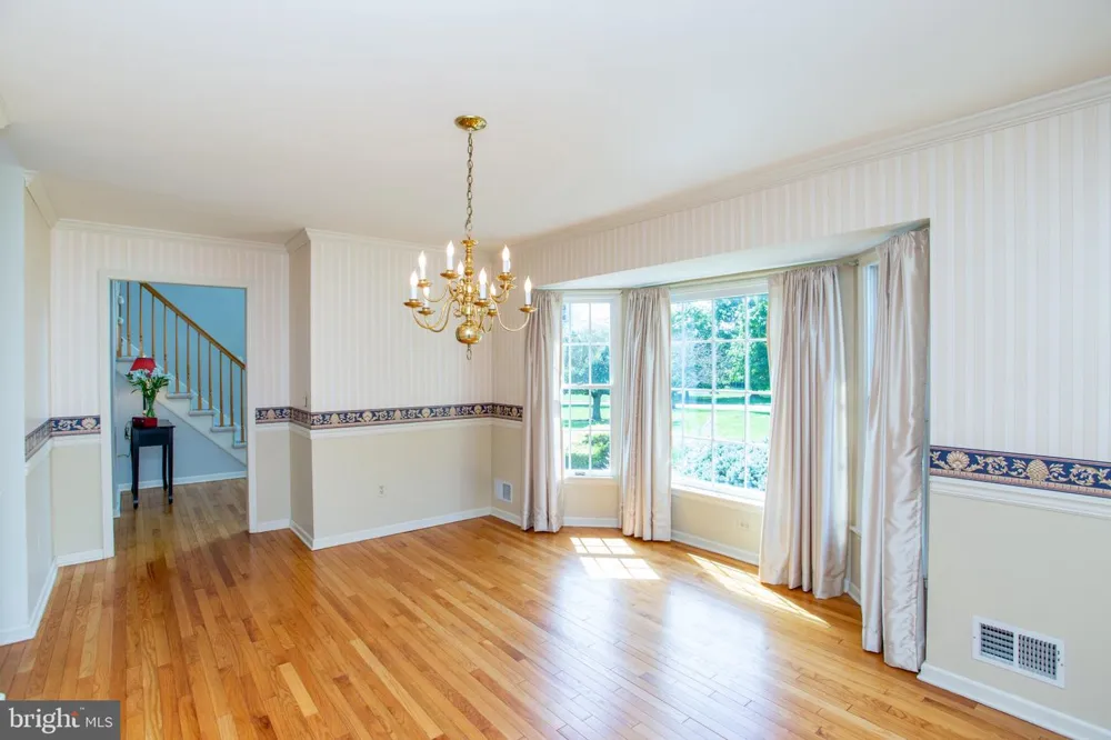 25 FARMHOUSE ROAD Milford, NJ 08848
