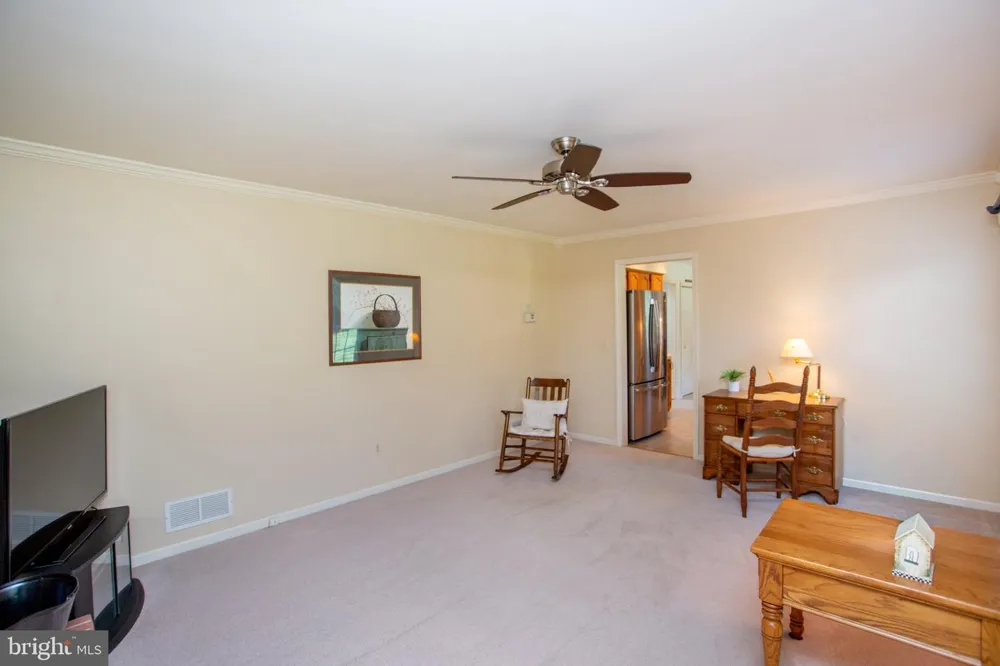 25 FARMHOUSE ROAD Milford, NJ 08848