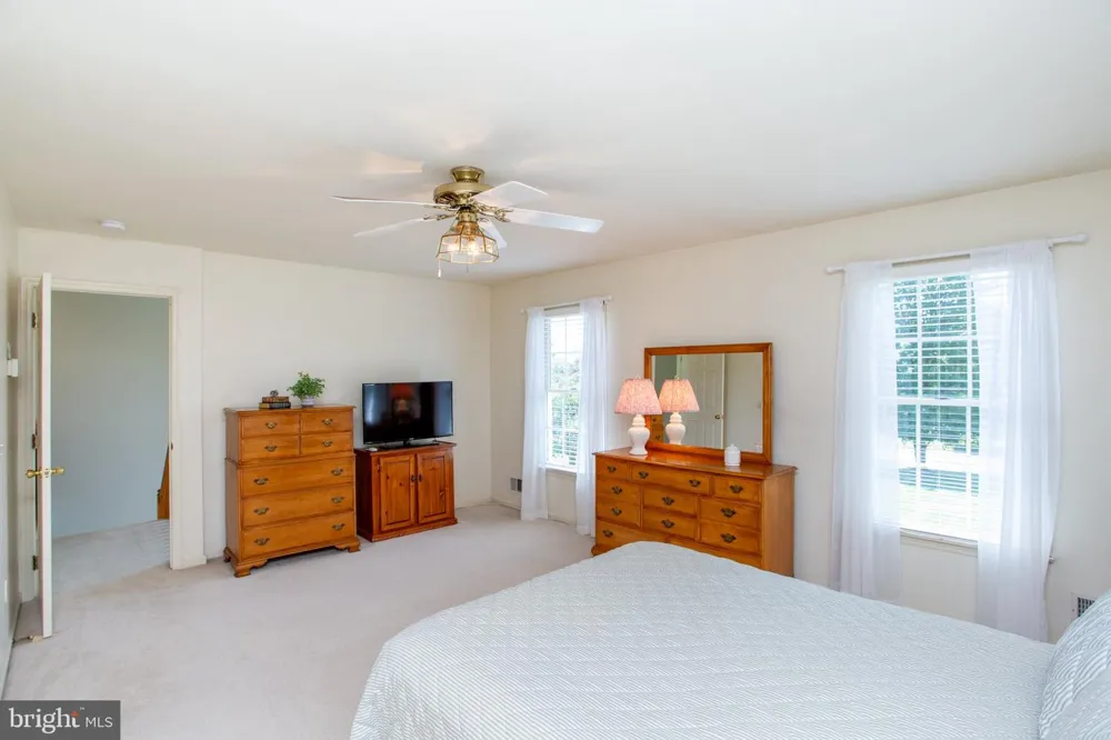 25 FARMHOUSE ROAD Milford, NJ 08848