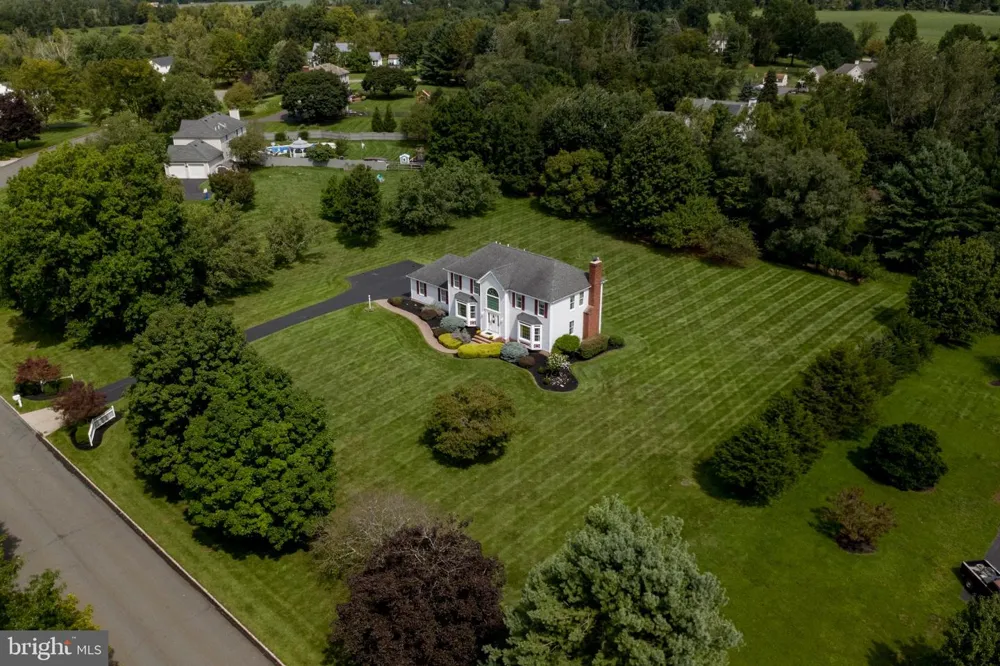25 FARMHOUSE ROAD Milford, NJ 08848