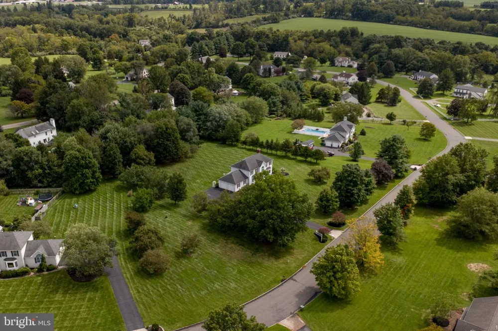 25 FARMHOUSE ROAD Milford, NJ 08848