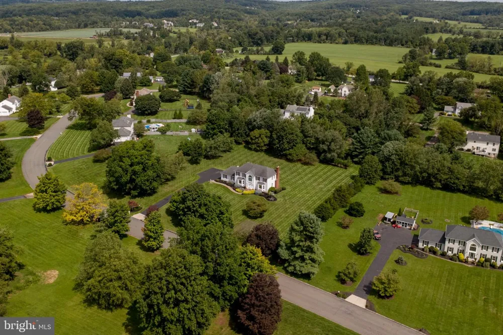 25 FARMHOUSE ROAD Milford, NJ 08848